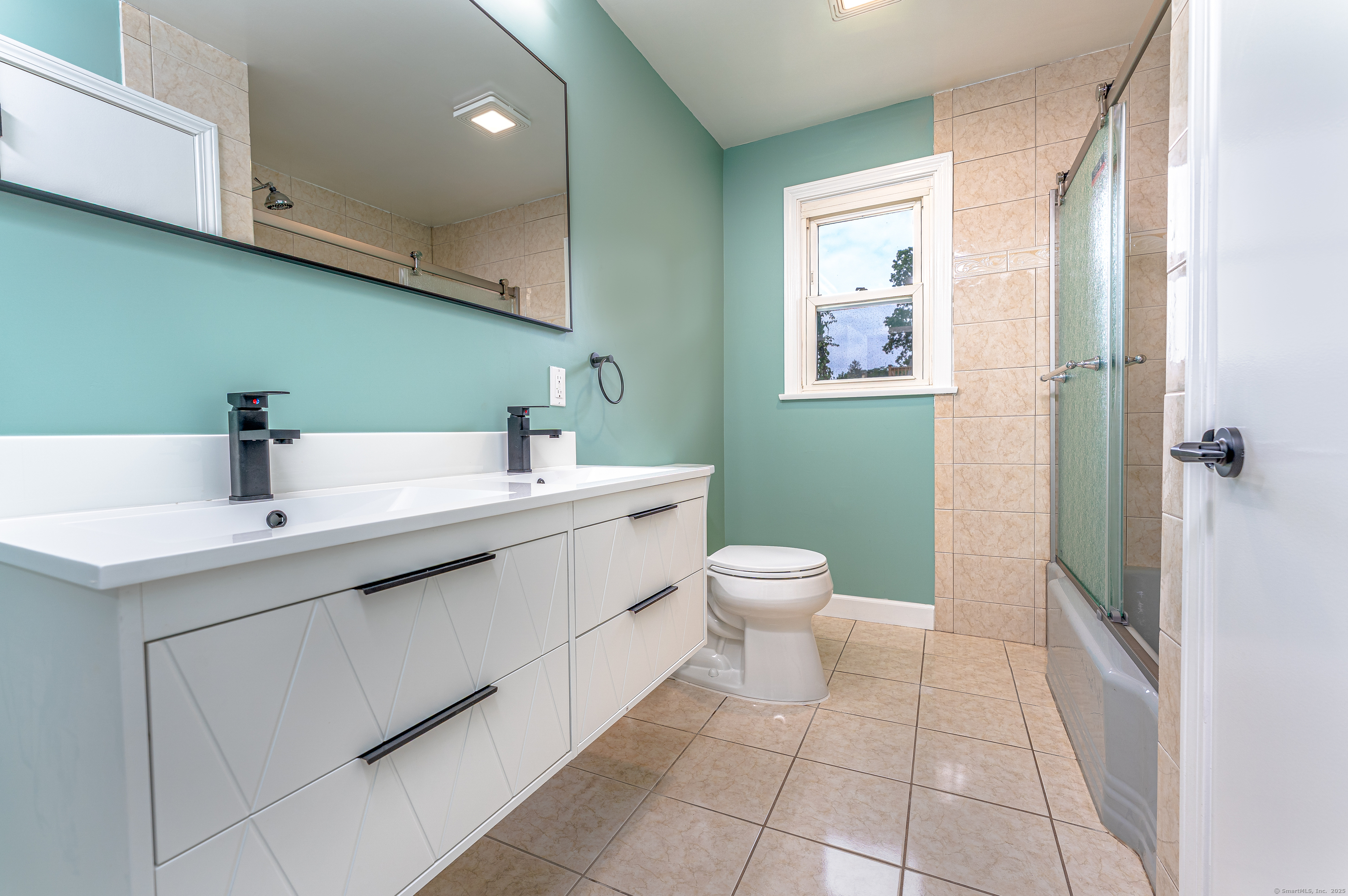 8 Bonnie, Waterbury, 06705, 3 Bedrooms Bedrooms, 0 ,1 BathroomBathrooms,Single Family For Sale,For Sale,Bonnie,0,24120110