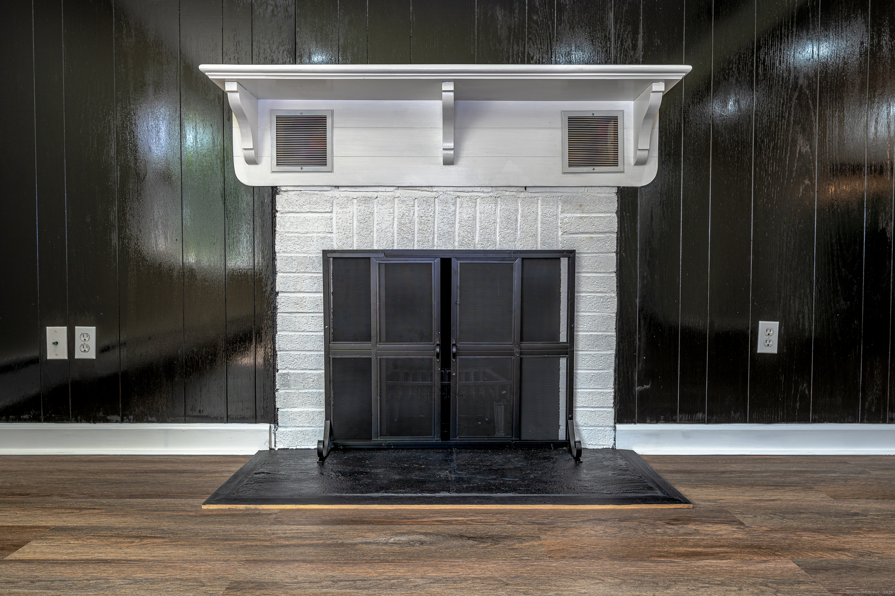 8 Bonnie, Waterbury, 06705, 3 Bedrooms Bedrooms, 0 ,1 BathroomBathrooms,Single Family For Sale,For Sale,Bonnie,0,24120110