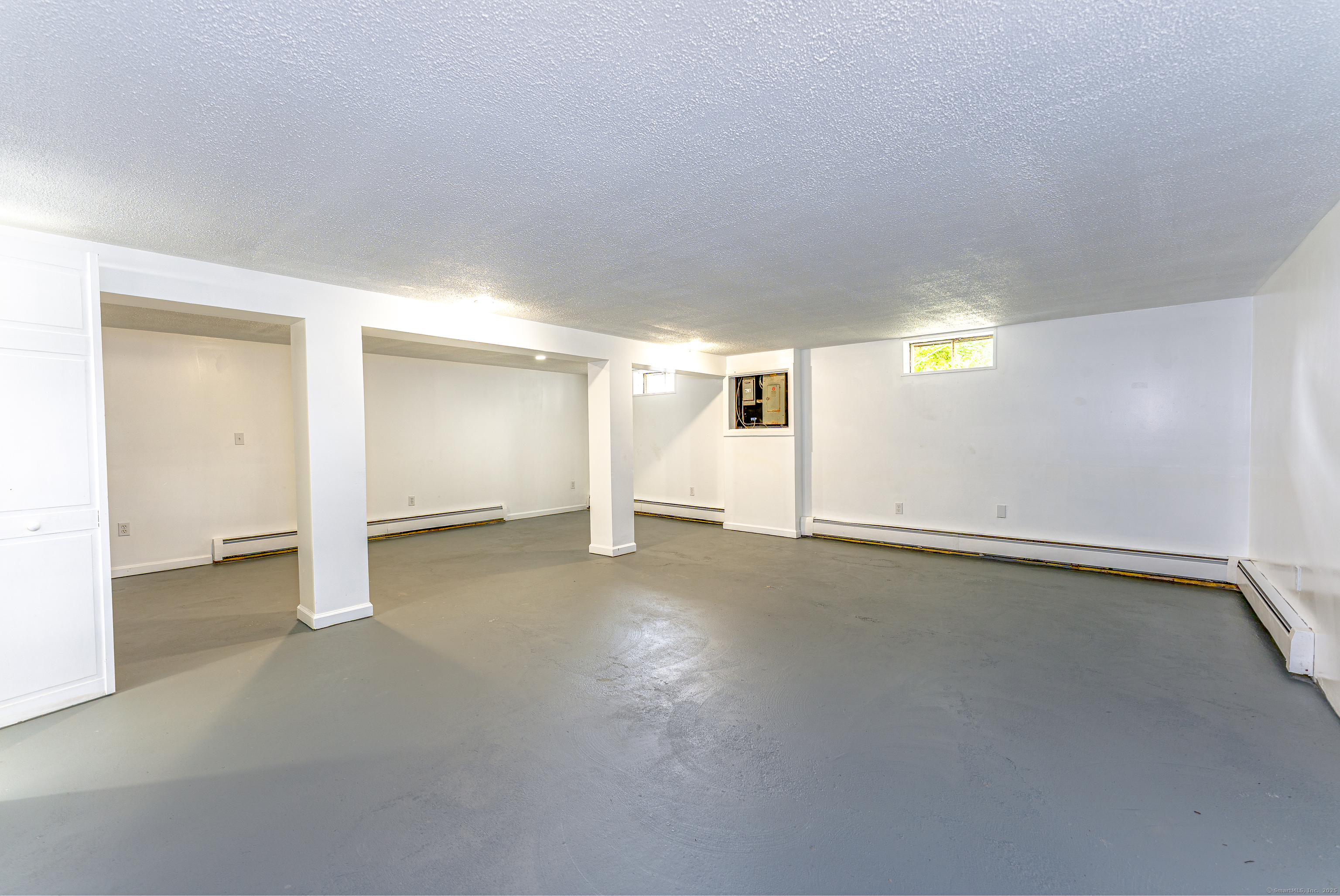 8 Bonnie, Waterbury, 06705, 3 Bedrooms Bedrooms, 0 ,1 BathroomBathrooms,Single Family For Sale,For Sale,Bonnie,0,24120110