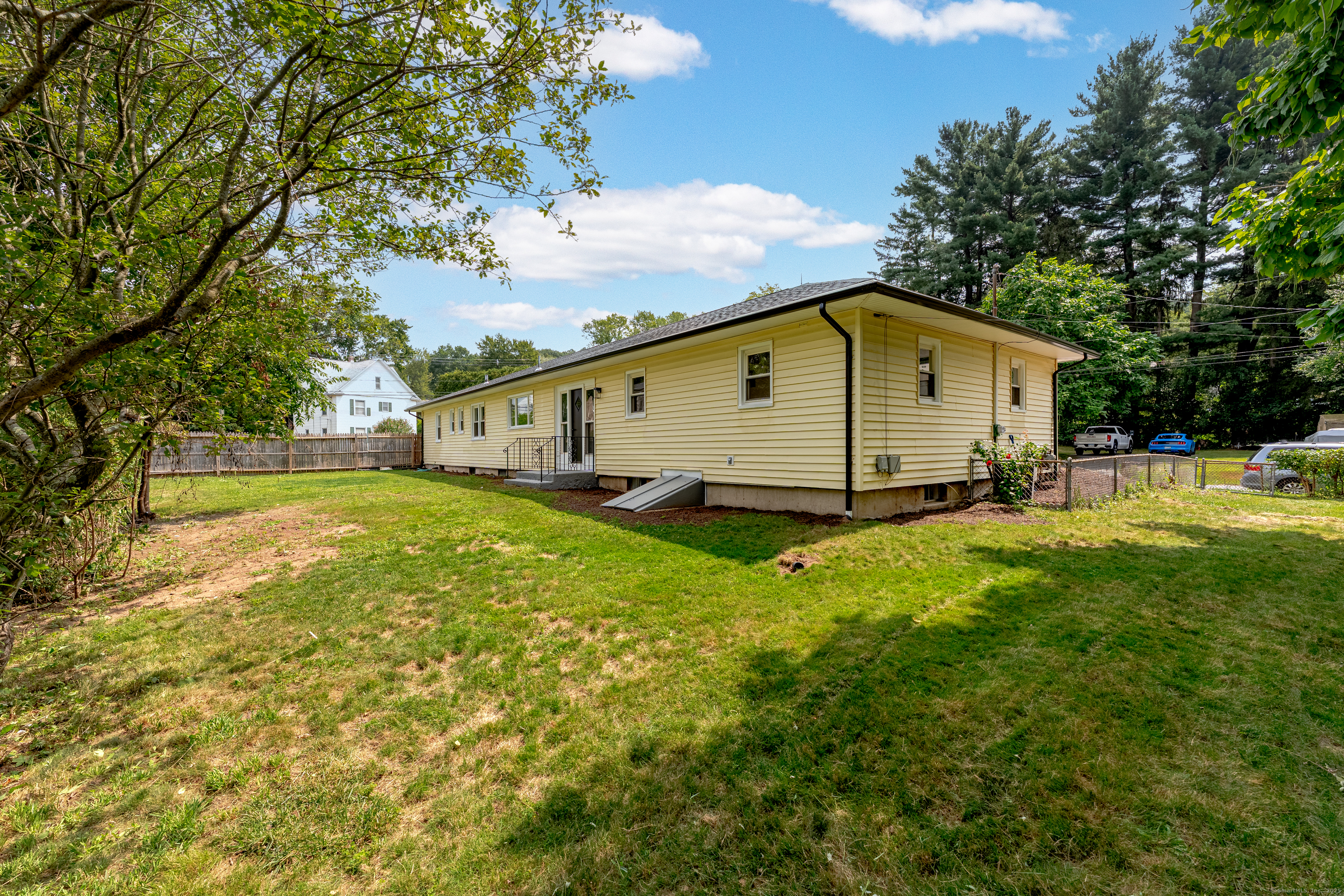 8 Bonnie, Waterbury, 06705, 3 Bedrooms Bedrooms, 0 ,1 BathroomBathrooms,Single Family For Sale,For Sale,Bonnie,0,24120110