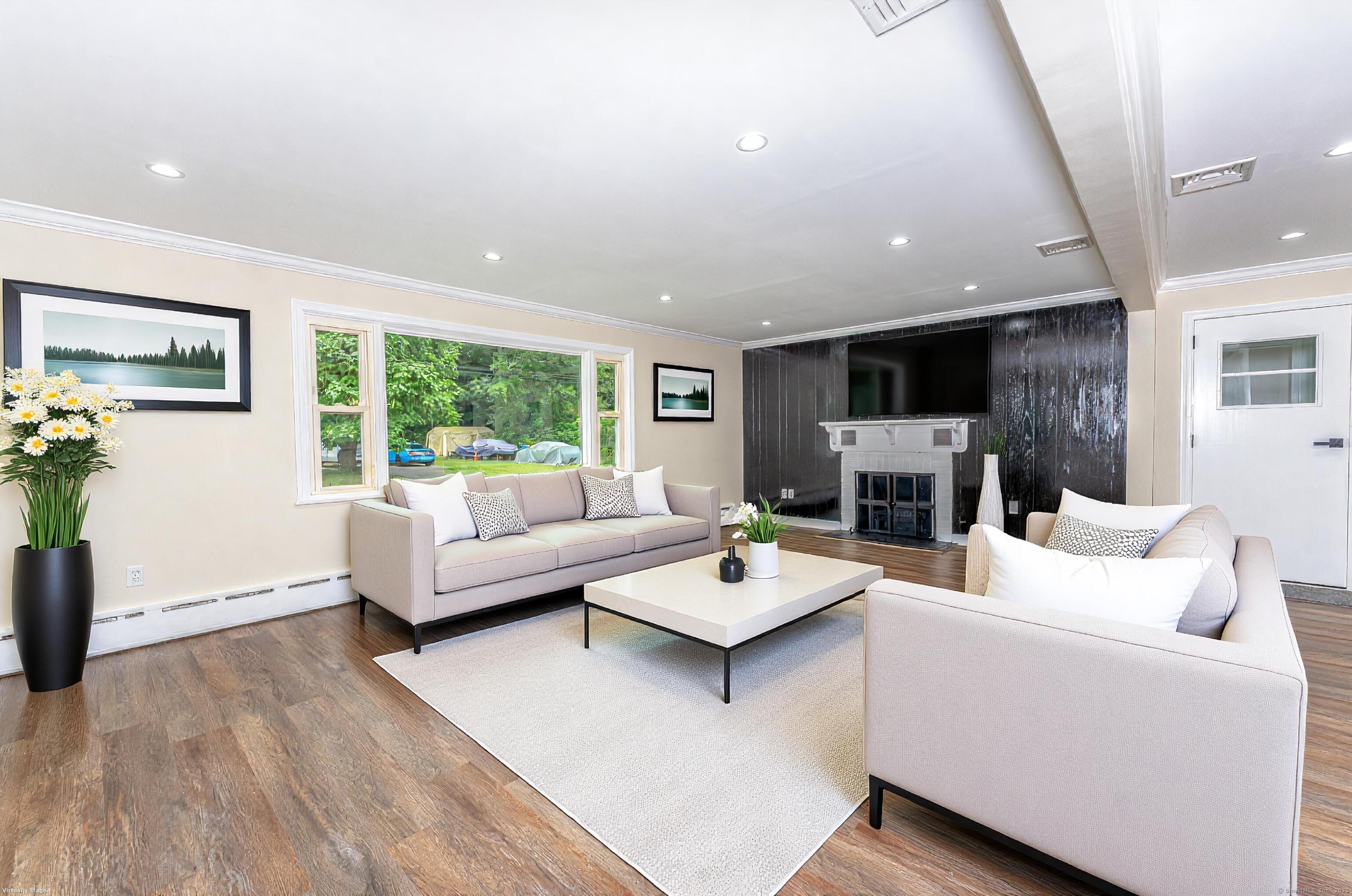 8 Bonnie, Waterbury, 06705, 3 Bedrooms Bedrooms, 0 ,1 BathroomBathrooms,Single Family For Sale,For Sale,Bonnie,0,24120110