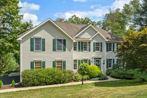 Homes for sale in Southbury, CT | 105 Lake Ridge Rd, Southbury, CT 06488 | MLS# 24120052