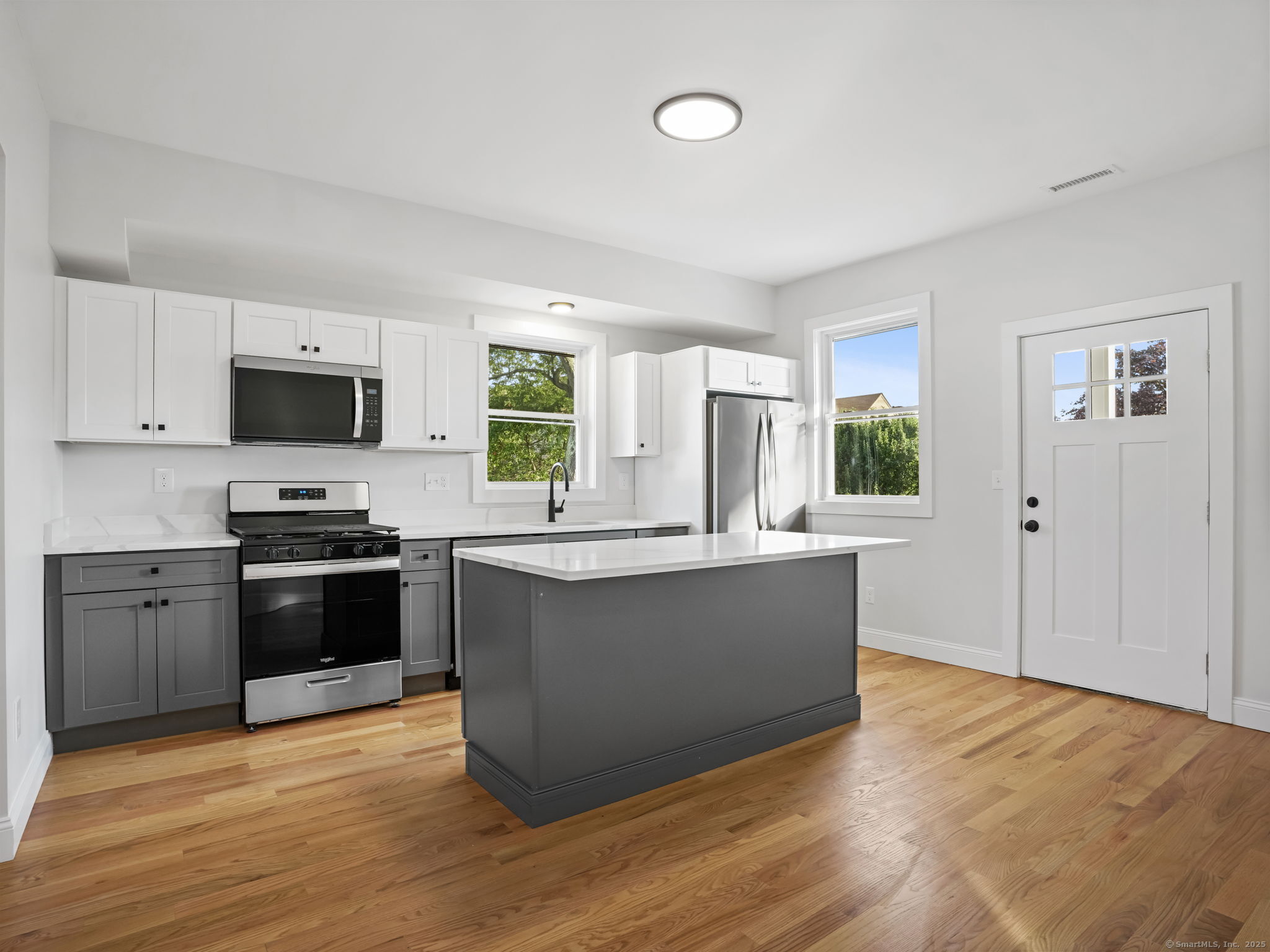 3 Seaview Avenue, Stamford, Connecticut photo 1