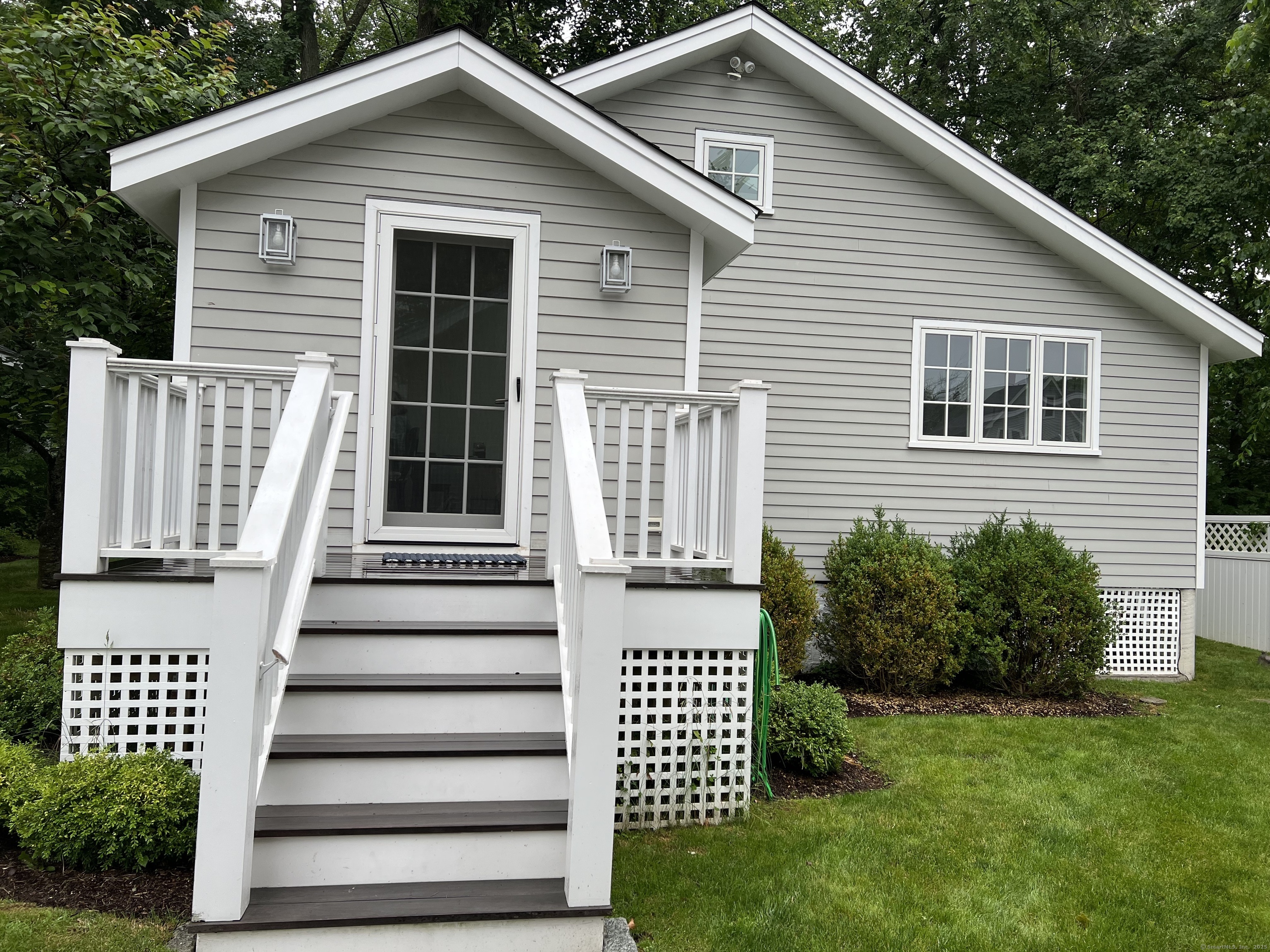 693 Boston Post Road, Darien, Connecticut photo 1