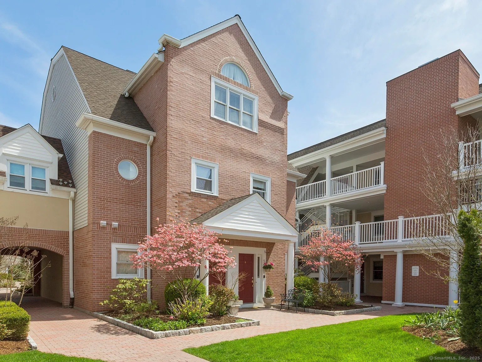 51 Forest Avenue, Greenwich, Connecticut photo 1