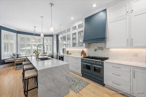 Homes for sale in Clinton, CT | 4 Laconia Dr, Clinton, CT 06413 | MLS# 24120815