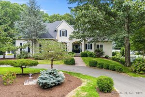 Homes for sale in Clinton, CT | 4 Laconia Dr, Clinton, CT 06413 | MLS# 24120815