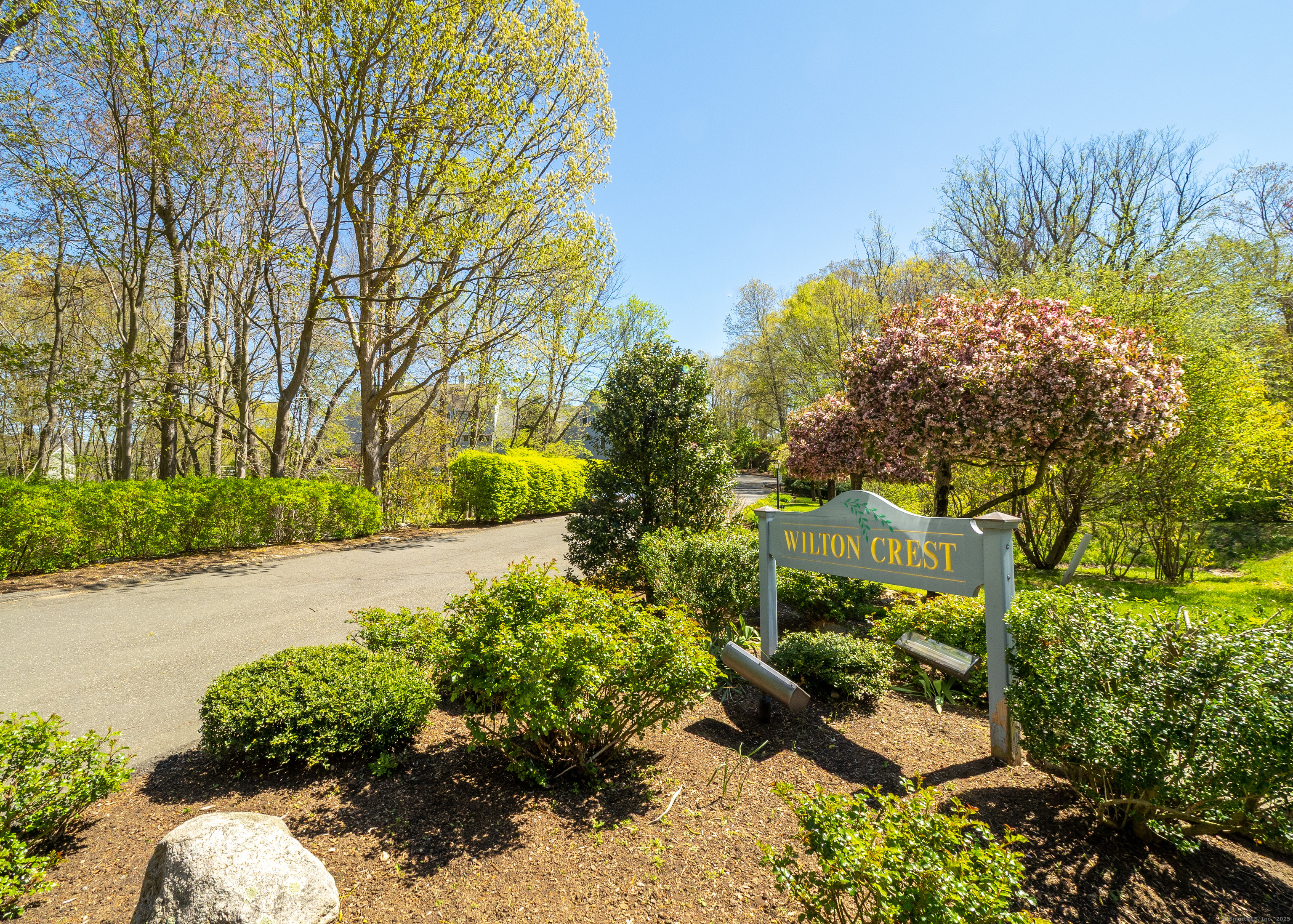 37 Wilton Crest, Wilton, Connecticut photo 1