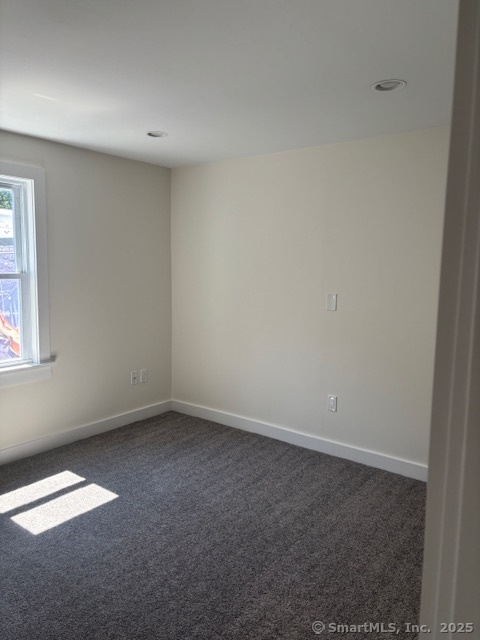 70 Dyke, Stamford, 06902, 2 Bedrooms Bedrooms, 0 ,1 BathroomBathrooms,Residential Rental,For Sale,Dyke,0,24102408