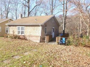 Homes for sale in Southbury, CT | 197 Lee Farm Dr, Southbury, CT 06488 | MLS# 24121439