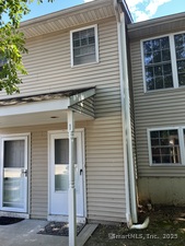 Homes for sale in Waterbury, CT | 92 Hamden Ave #APT 1, Waterbury, CT 06704 | MLS# 24122129