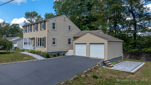 Homes for sale in Wolcott, CT | 8 Ranslow Dr, Wolcott, CT 06716 | MLS# 24122288