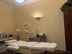 Homes for sale in Southbury, CT | 800 Main St S, Southbury, CT 06488 | MLS# 24121924