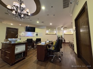 Homes for sale in Southbury, CT | 800 Main St S, Southbury, CT 06488 | MLS# 24121924