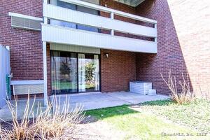 Homes for sale in Wilton, CT | 84 Wilton Crst #84, Wilton, CT 06897 | MLS# 24122495