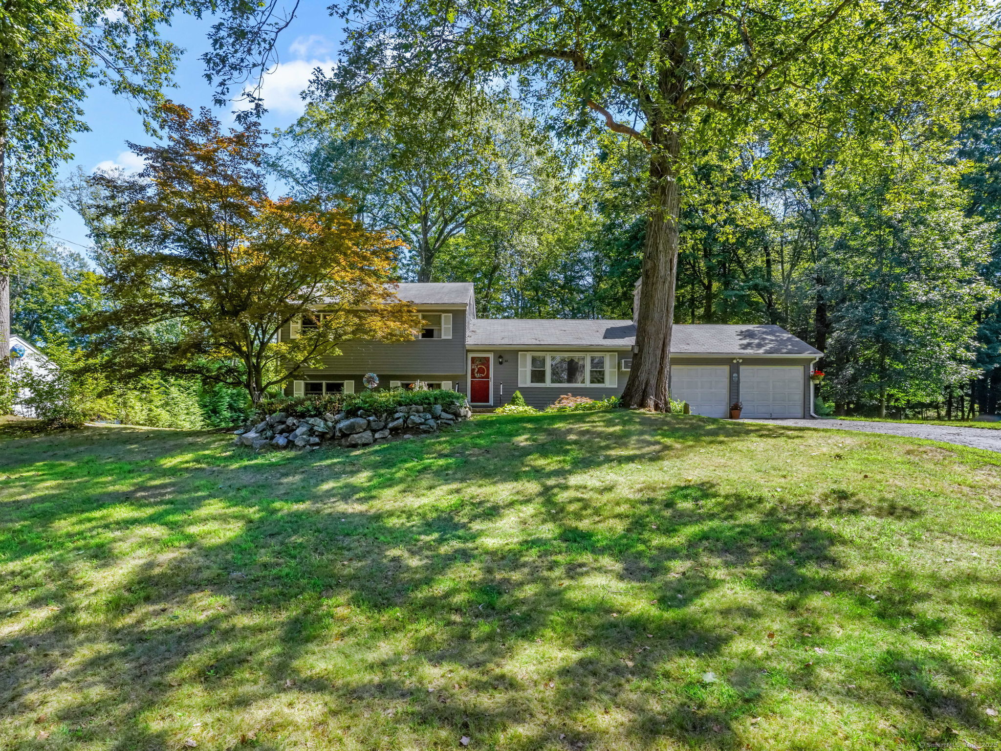48 Pomona Road — exterior photo