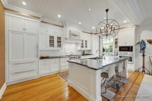 Homes for sale in Norwalk, CT | 166 Rowayton Ave #2, Norwalk, CT 06853 | MLS# 24120144