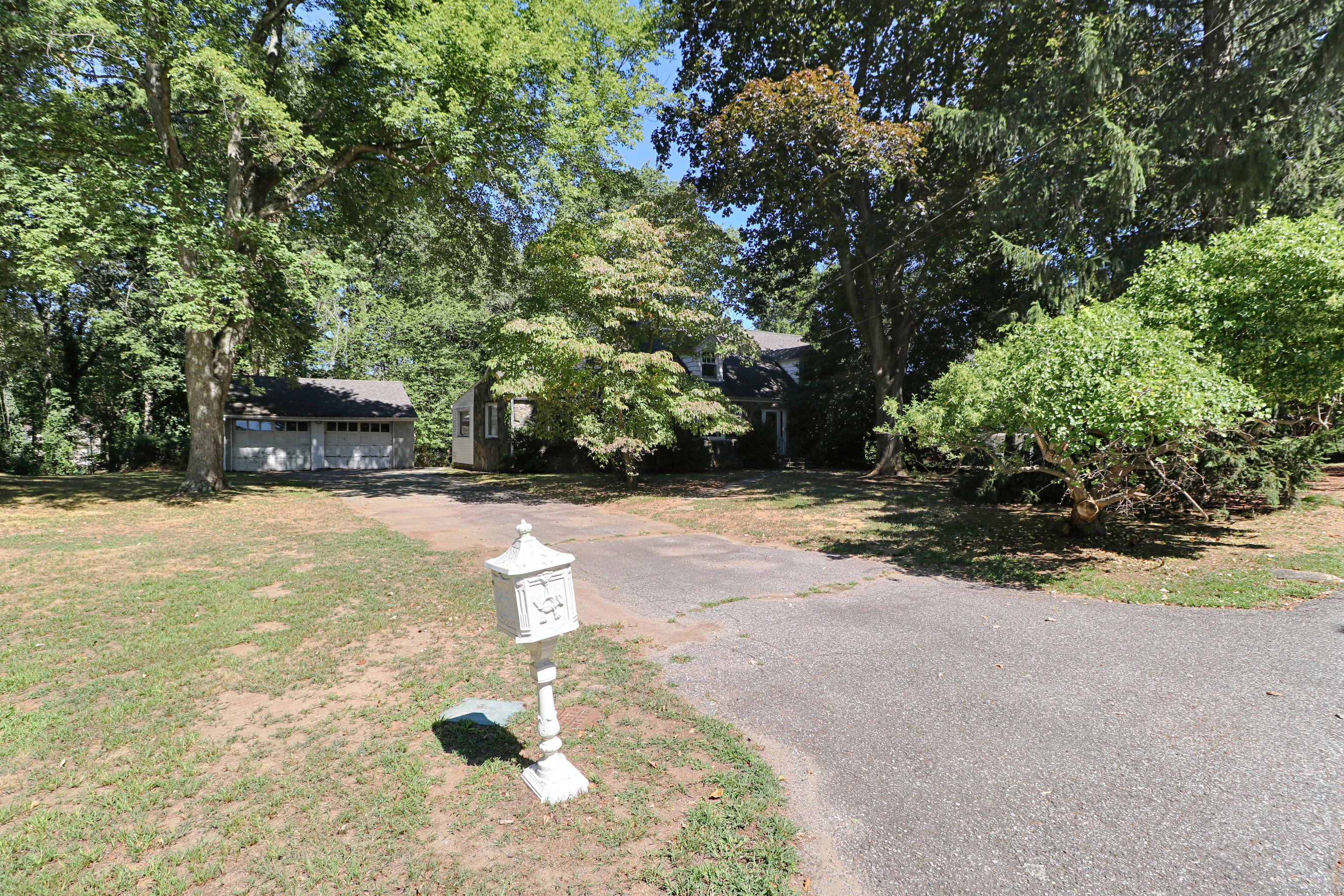 Photo 6 of 20 Ermine Street, Fairfield, CT