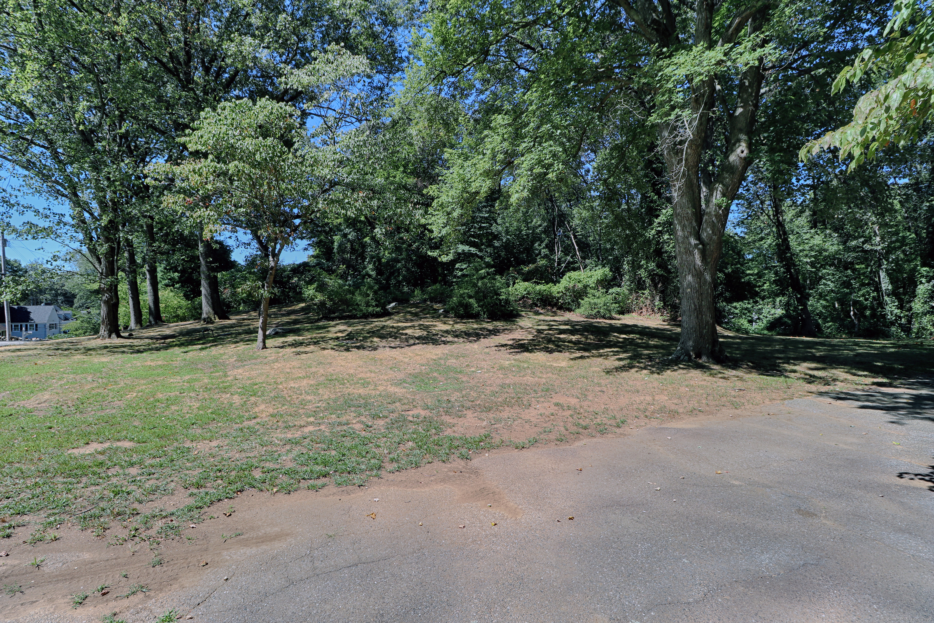 Photo 8 of 20 Ermine Street, Fairfield, CT