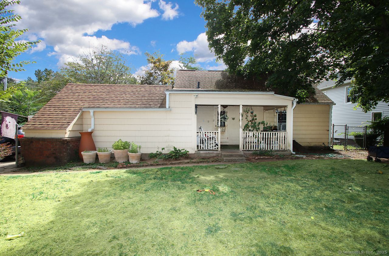 Photo 22 of 520 Hartford Turnpike, Hamden, CT