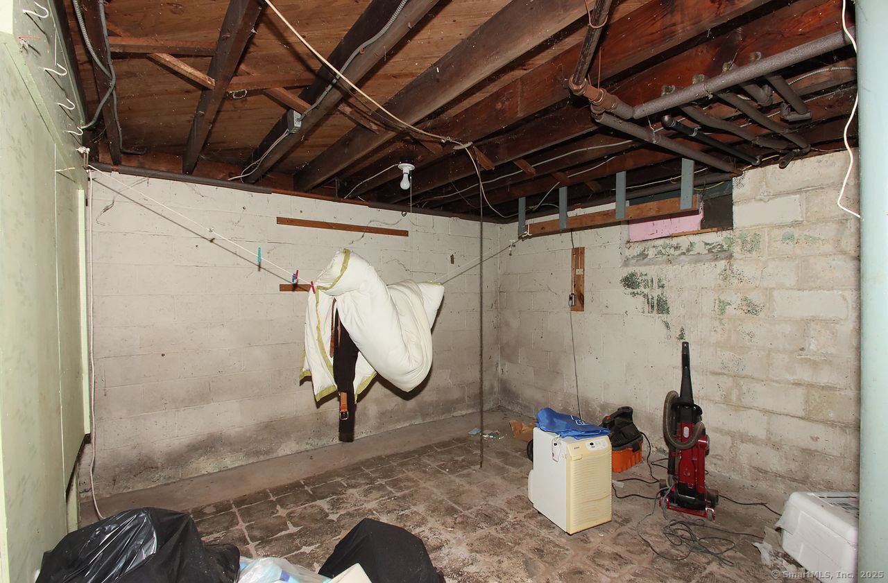 Photo 31 of 520 Hartford Turnpike, Hamden, CT