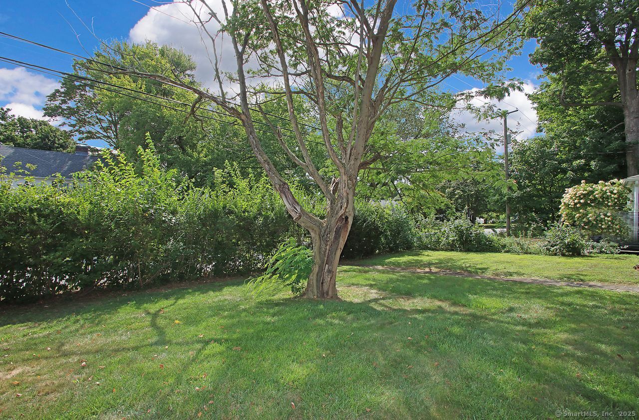 Photo 26 of 520 Hartford Turnpike, Hamden, CT