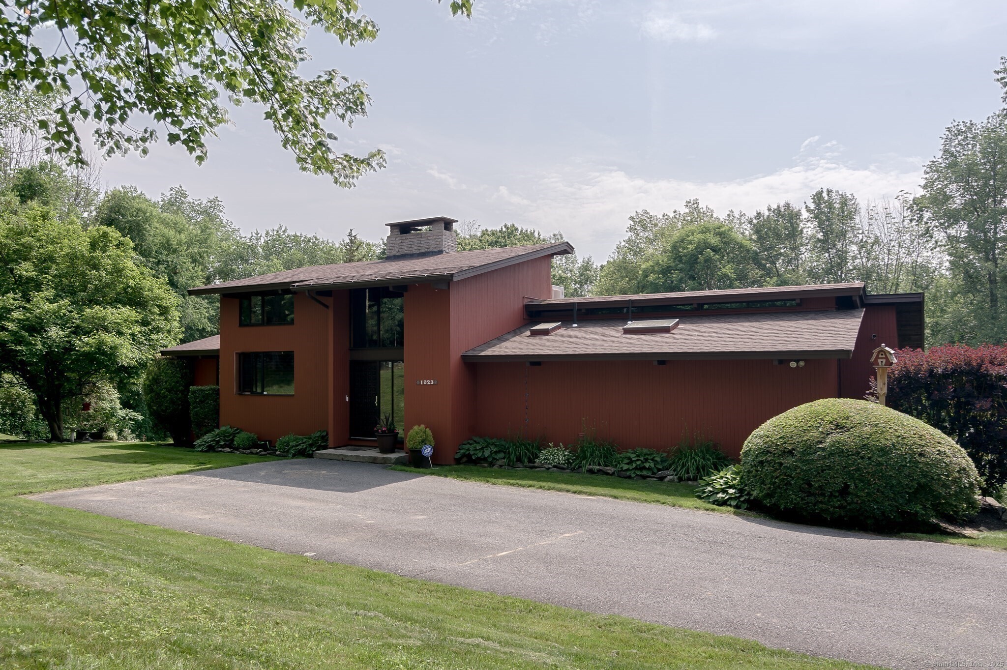 Homes for sale in Southbridge, MA | 1023 N Woodstock Rd, Southbridge, MA 01550 | MLS# 24123052