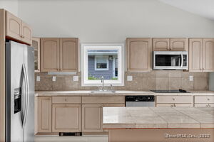 Homes for sale in West Hartford, CT | 37 W Normandy Dr, West Hartford, CT 06107 | MLS# 24122440