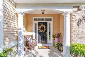 Homes for sale in Middlebury, CT | 24 Ridgewood Dr #24, Middlebury, CT 06762 | MLS# 24122594