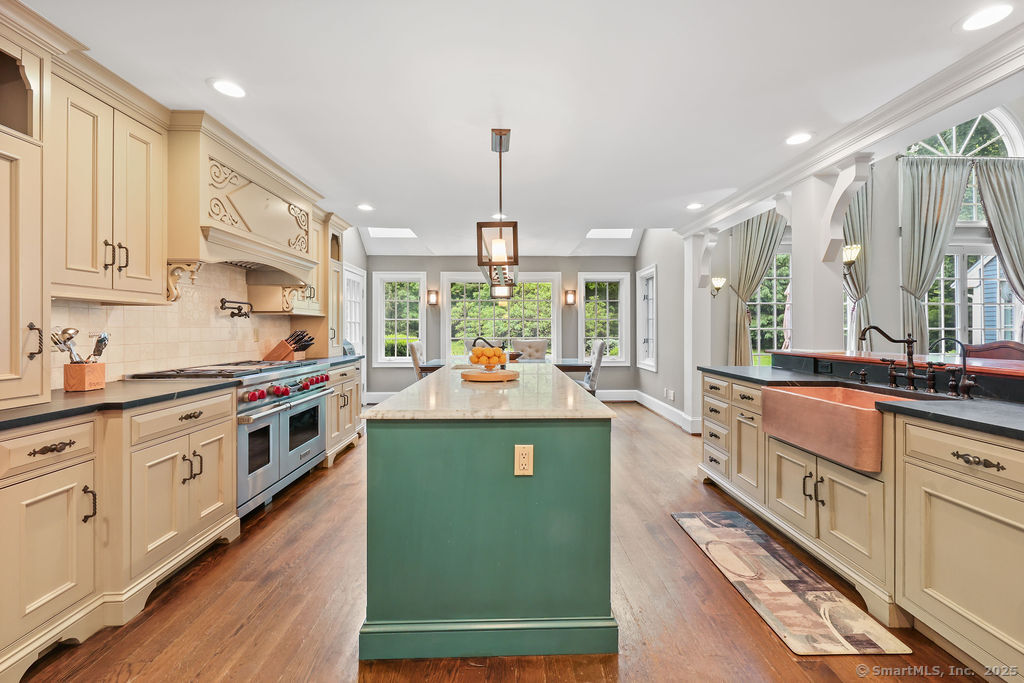 Photo 14 of 16 Oak Bluff, Avon, CT