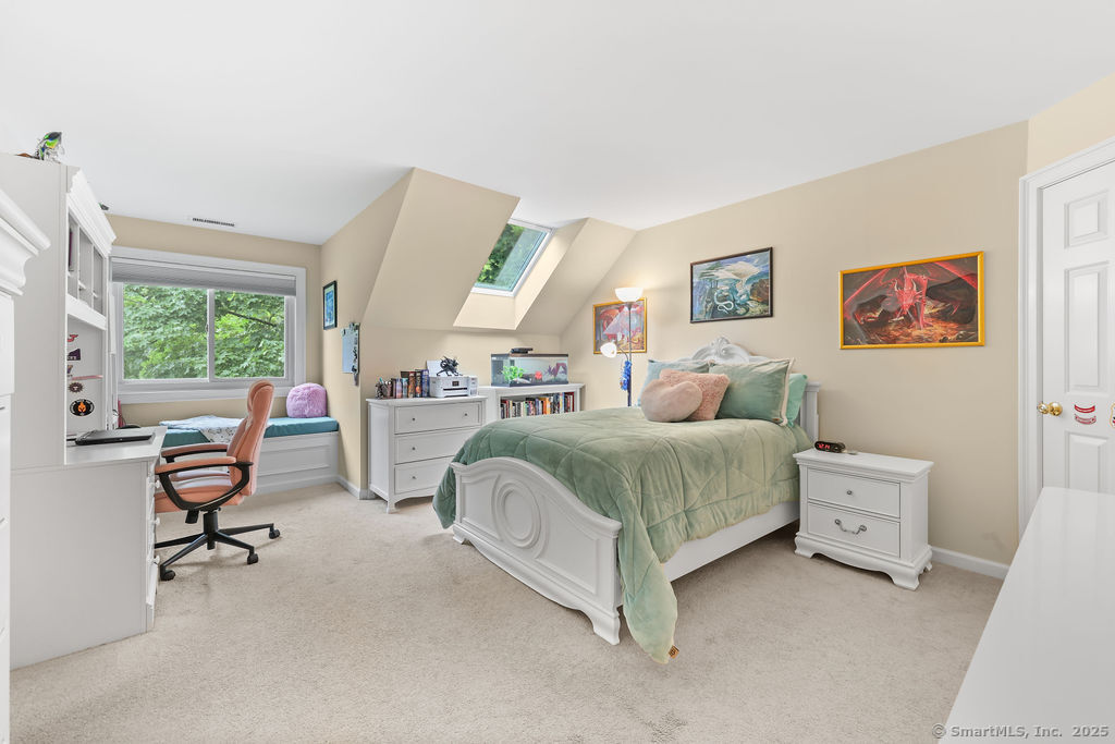 Photo 30 of 16 Oak Bluff, Avon, CT