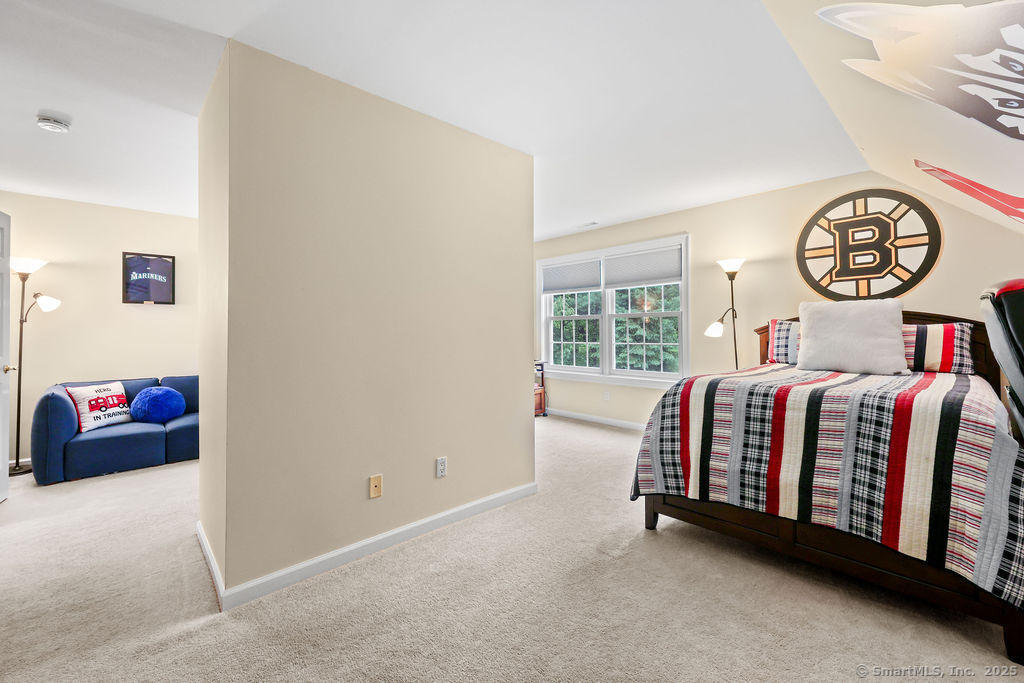 Photo 32 of 16 Oak Bluff, Avon, CT