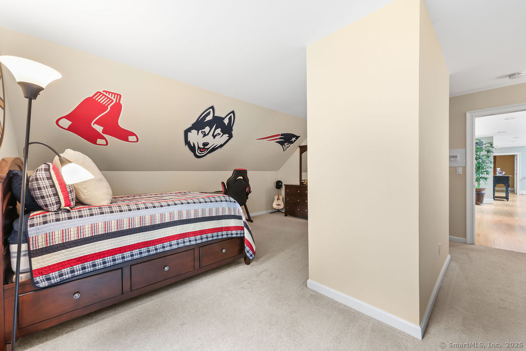 Photo 33 of 16 Oak Bluff, Avon, CT