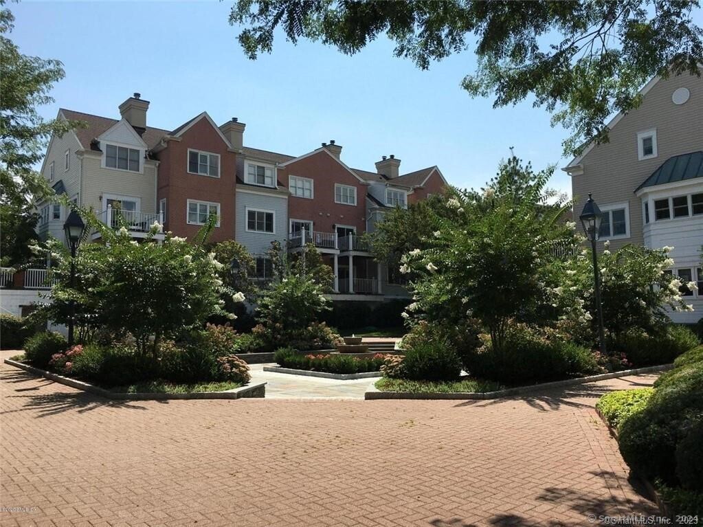 51 Forest Avenue, Greenwich, Connecticut photo 1