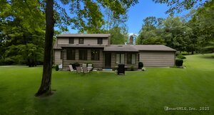 Homes for sale in Southbury, CT | 20 Lantern Park Ln S, Southbury, CT 06488 | MLS# 24119970