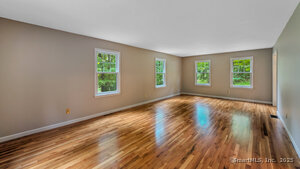 Homes for sale in Southbury, CT | 20 Lantern Park Ln S, Southbury, CT 06488 | MLS# 24119970