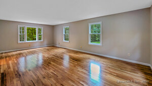 Homes for sale in Southbury, CT | 20 Lantern Park Ln S, Southbury, CT 06488 | MLS# 24119970