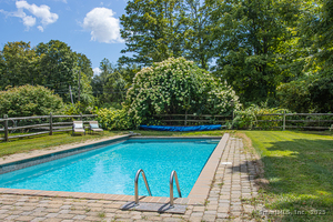 Homes for sale in Monroe, CT | 1115 Monroe Turnpike, Monroe, CT 06468 | MLS# 24123878