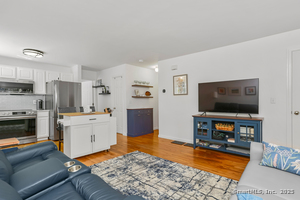 27 Main Street, Unit APT 11