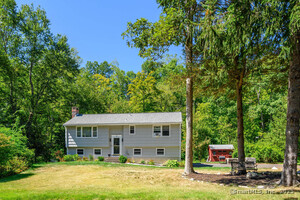 Homes for sale in Danbury, CT | 9 Chuck Wagon Ln, Danbury, CT 06810 | MLS# 24122534