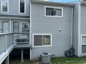 Homes for sale in Cromwell, CT | 7 Pheasant Run #7, Cromwell, CT 06416 | MLS# 24124488