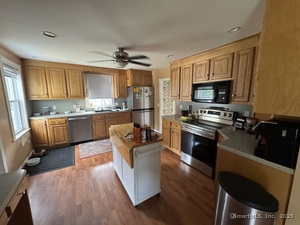 Homes for sale in Manchester, CT | 29 Summer St, Manchester, CT 06040 | MLS# 24124790