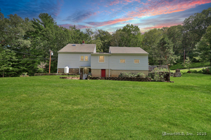 Homes for sale in Middlebury, CT | 587 Shadduck Rd, Middlebury, CT 06762 | MLS# 24124473