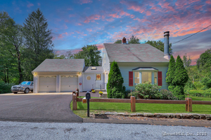 Homes for sale in Middlebury, CT | 587 Shadduck Rd, Middlebury, CT 06762 | MLS# 24124473