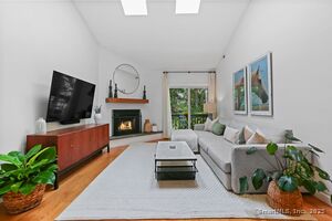 1 Wolfpit Avenue, Unit APT 12