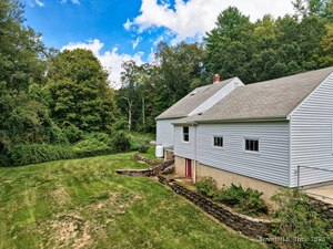 Homes for sale in Middlebury, CT | 587 Shadduck Rd, Middlebury, CT 06762 | MLS# 24124473