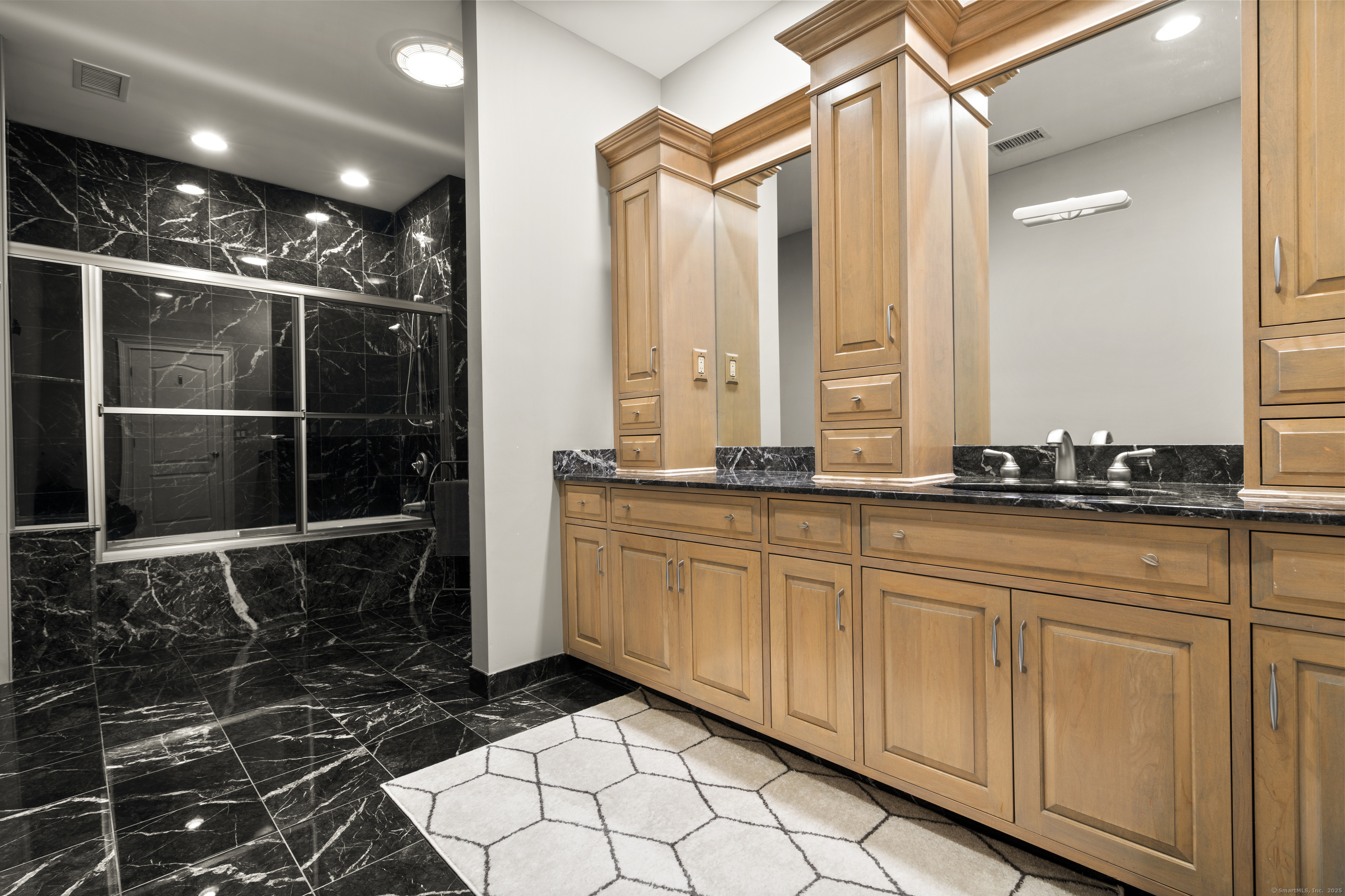 Rocky Hill, Connecticut, 06067, United States, 4 Bedrooms Bedrooms, ,4.5 BathroomsBathrooms,Residential,For Sale,1941400