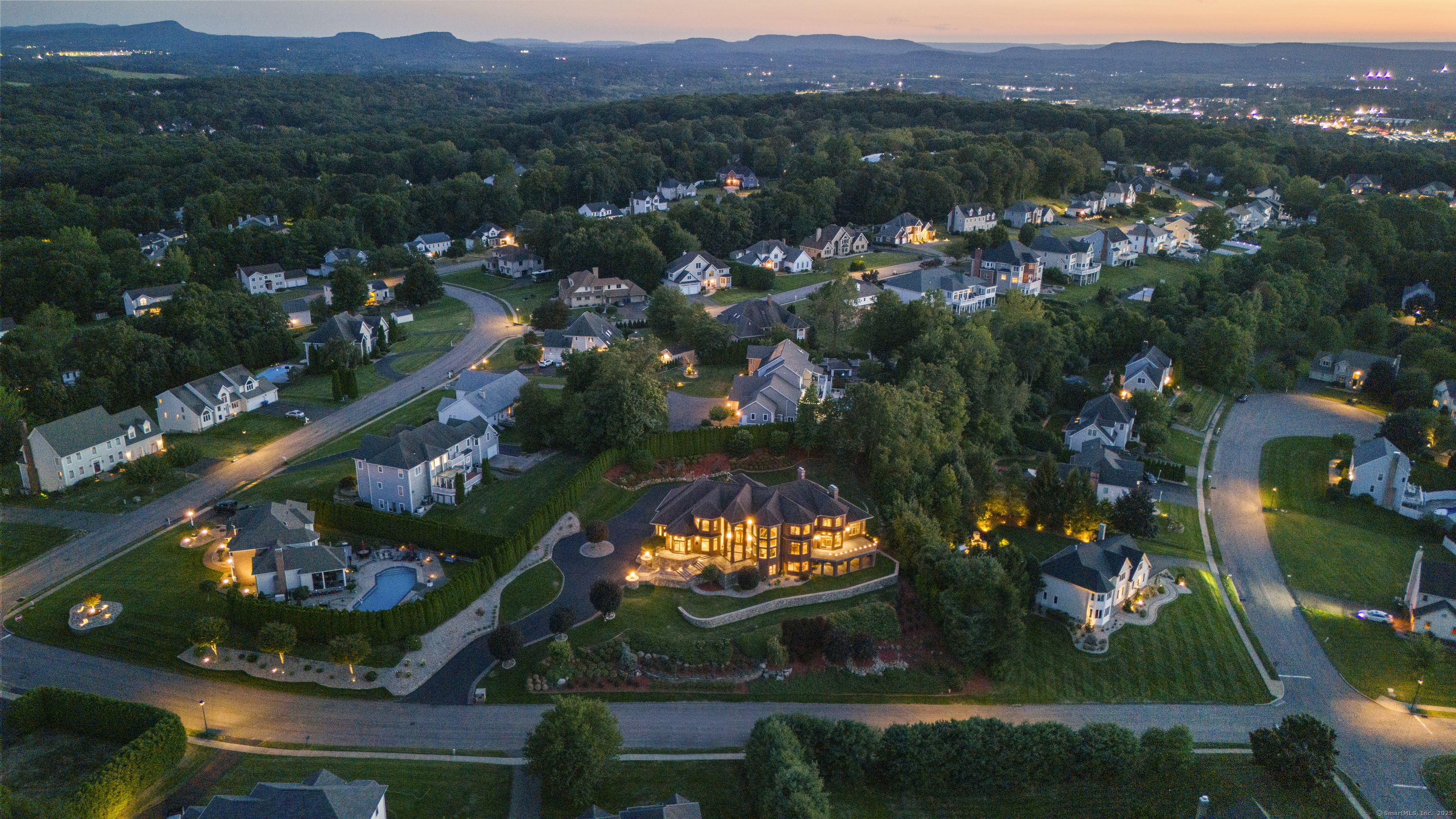 Rocky Hill, Connecticut, 06067, United States, 4 Bedrooms Bedrooms, ,4.5 BathroomsBathrooms,Residential,For Sale,1941400