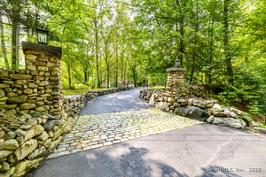 Homes for sale in Stamford, CT | 185 Interlaken Rd, Stamford, CT 06903 | MLS# 24124440