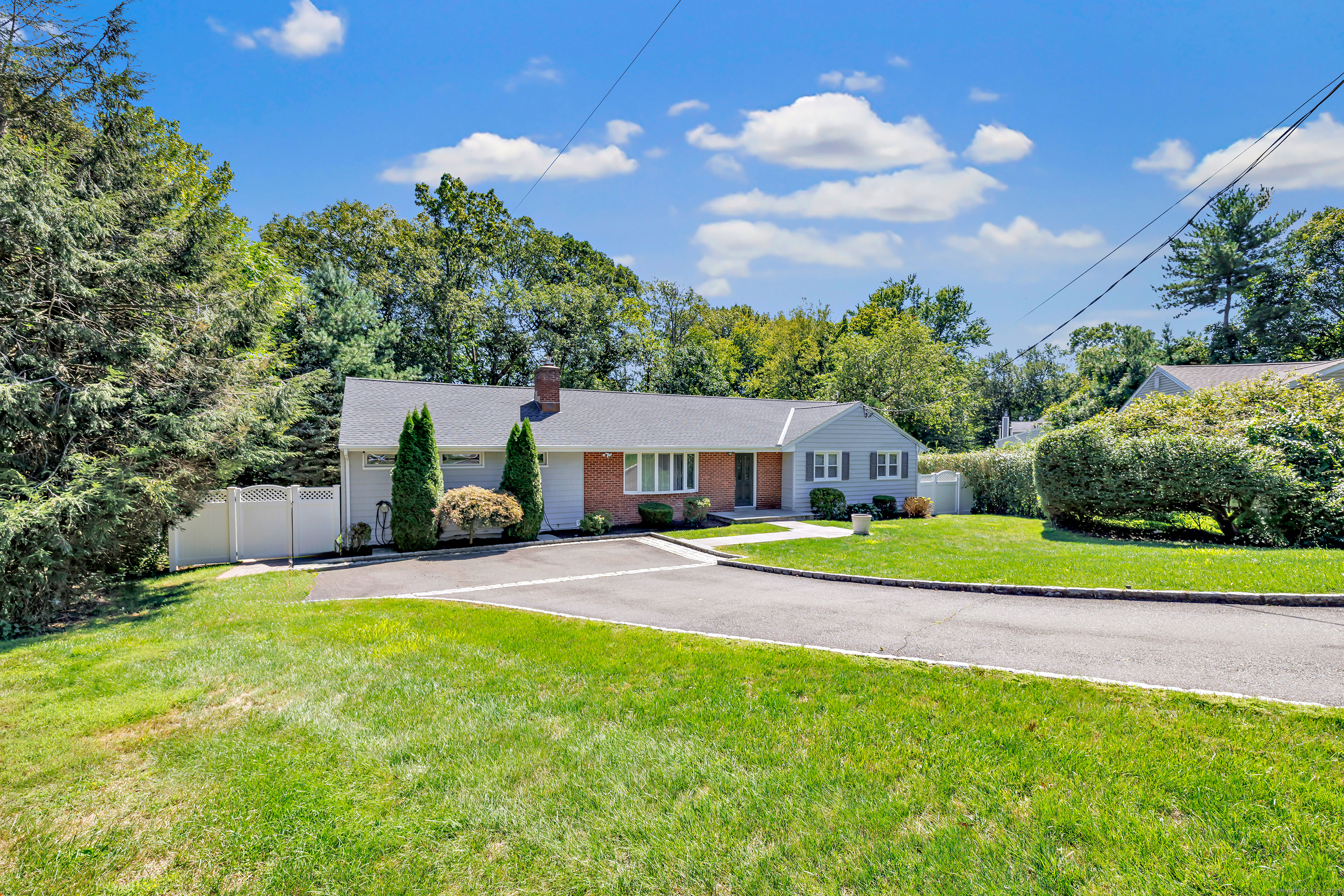 43 River Hill Drive, Stamford, Connecticut photo 1